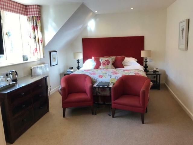The Hare & Hounds Hotel Tetbury Extérieur photo